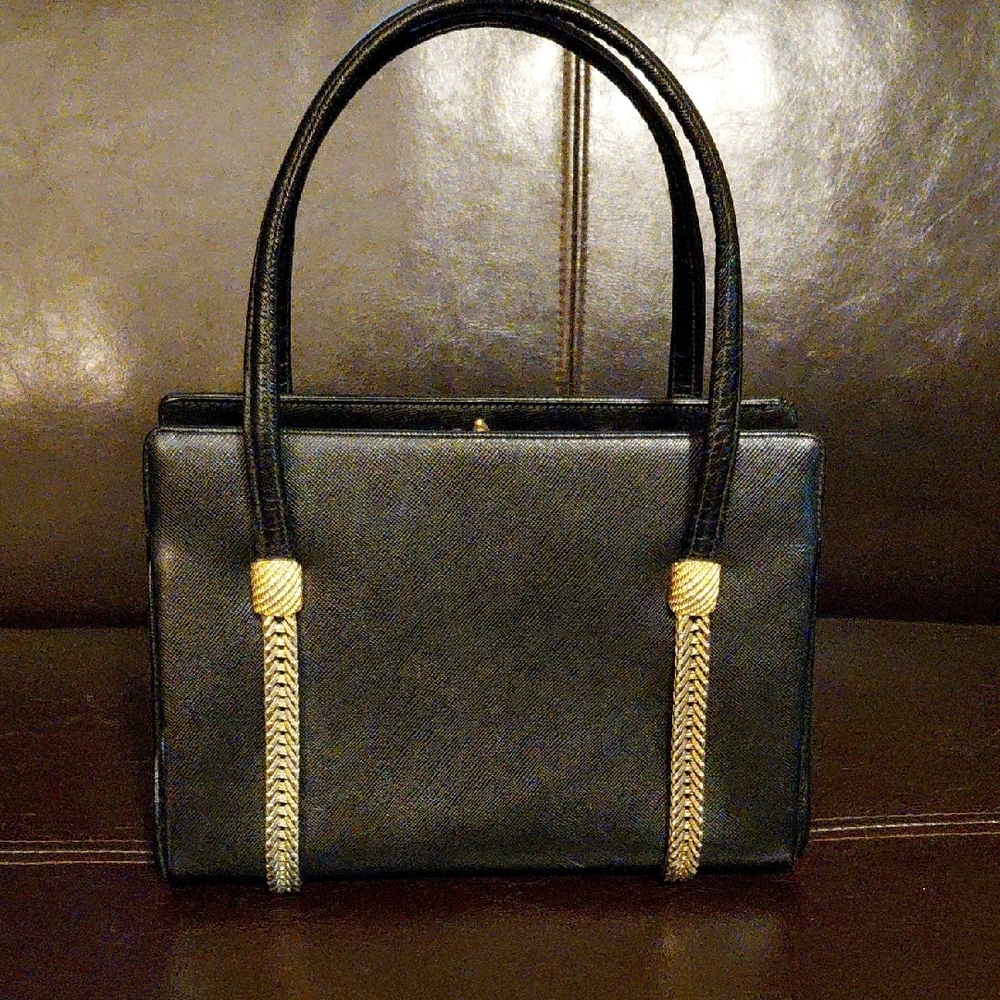 SUMMER SALE Koret Vintage Black and Gold Shoulder Bag - Picture 3 of 9